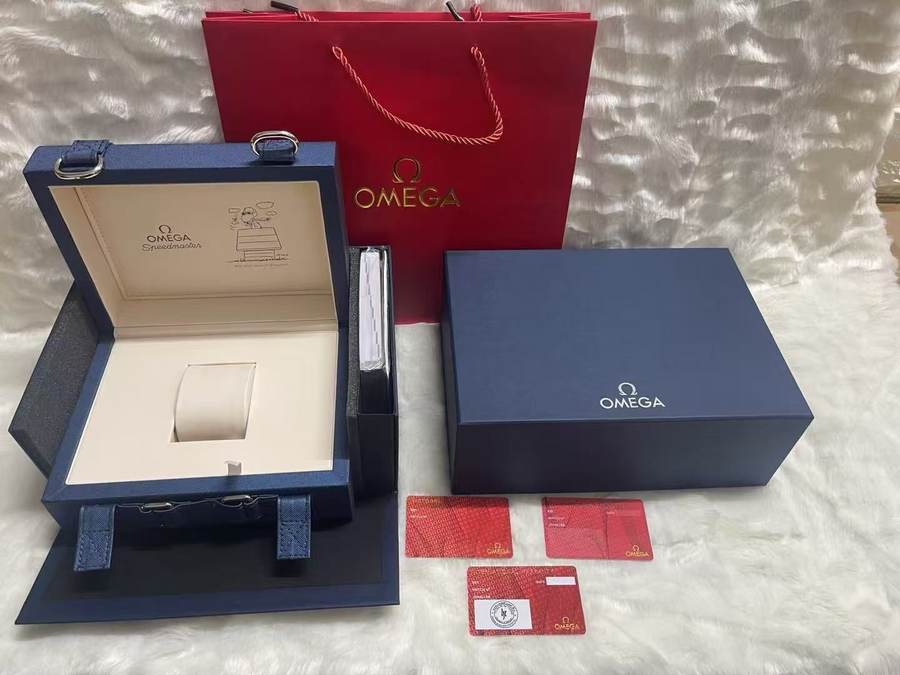 Omega Kit Caixa + Maleta completa Omega Snoopy